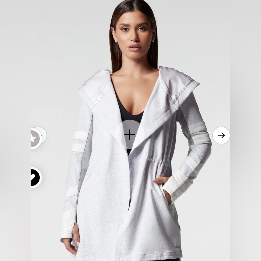 Blanc Noir Maitri Travelers Jaxket